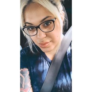 Meet your Posher, Layla